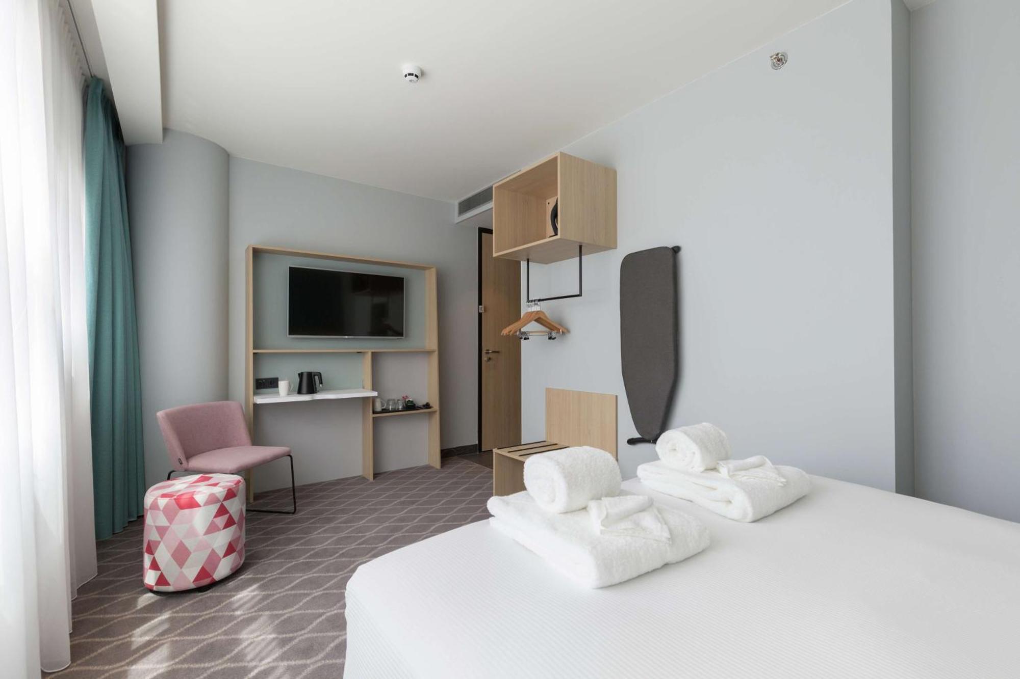 Hampton By Hilton Utrecht Centraal Station Hotel Bagian luar foto