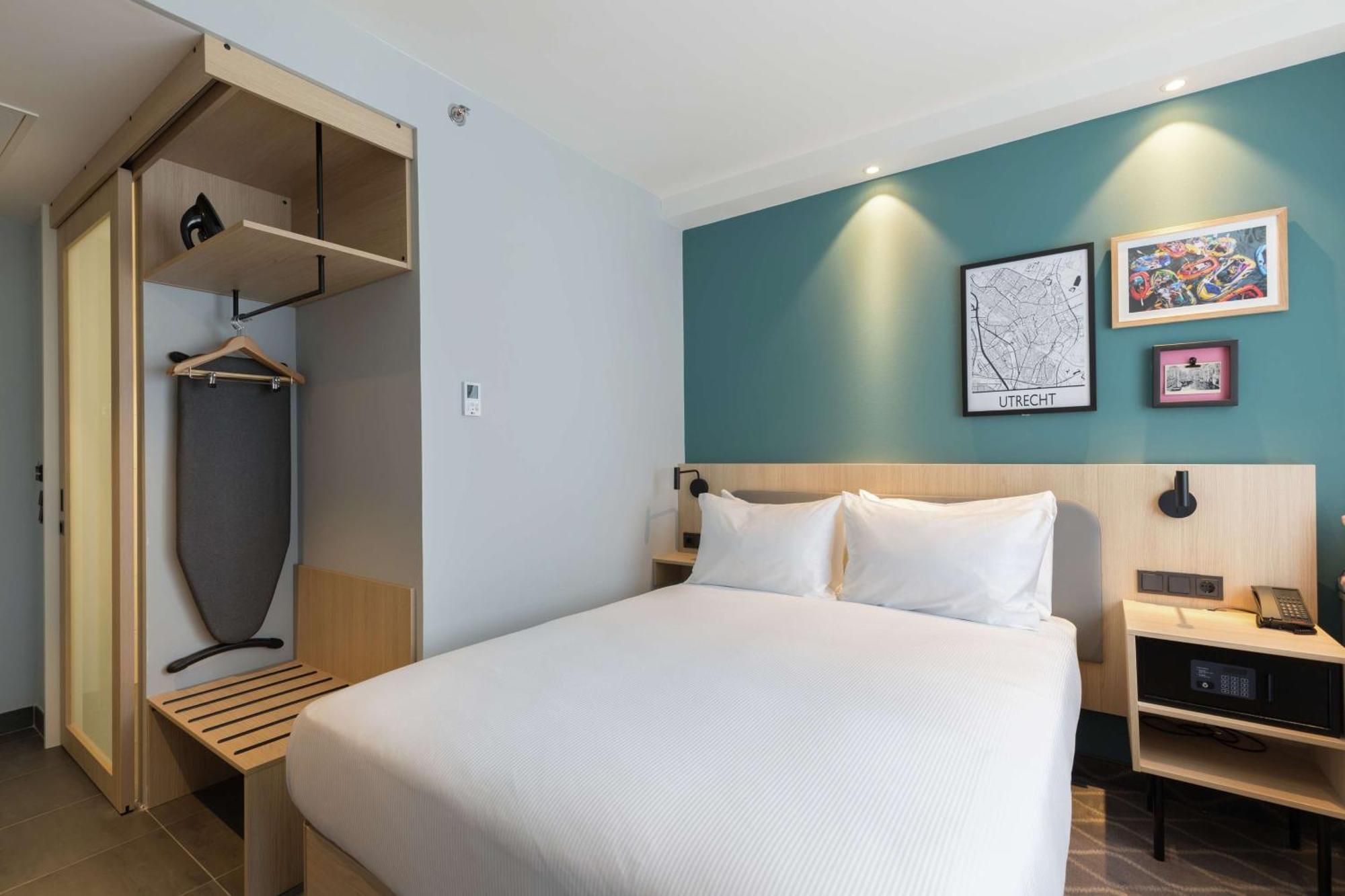 Hampton By Hilton Utrecht Centraal Station Hotel Bagian luar foto