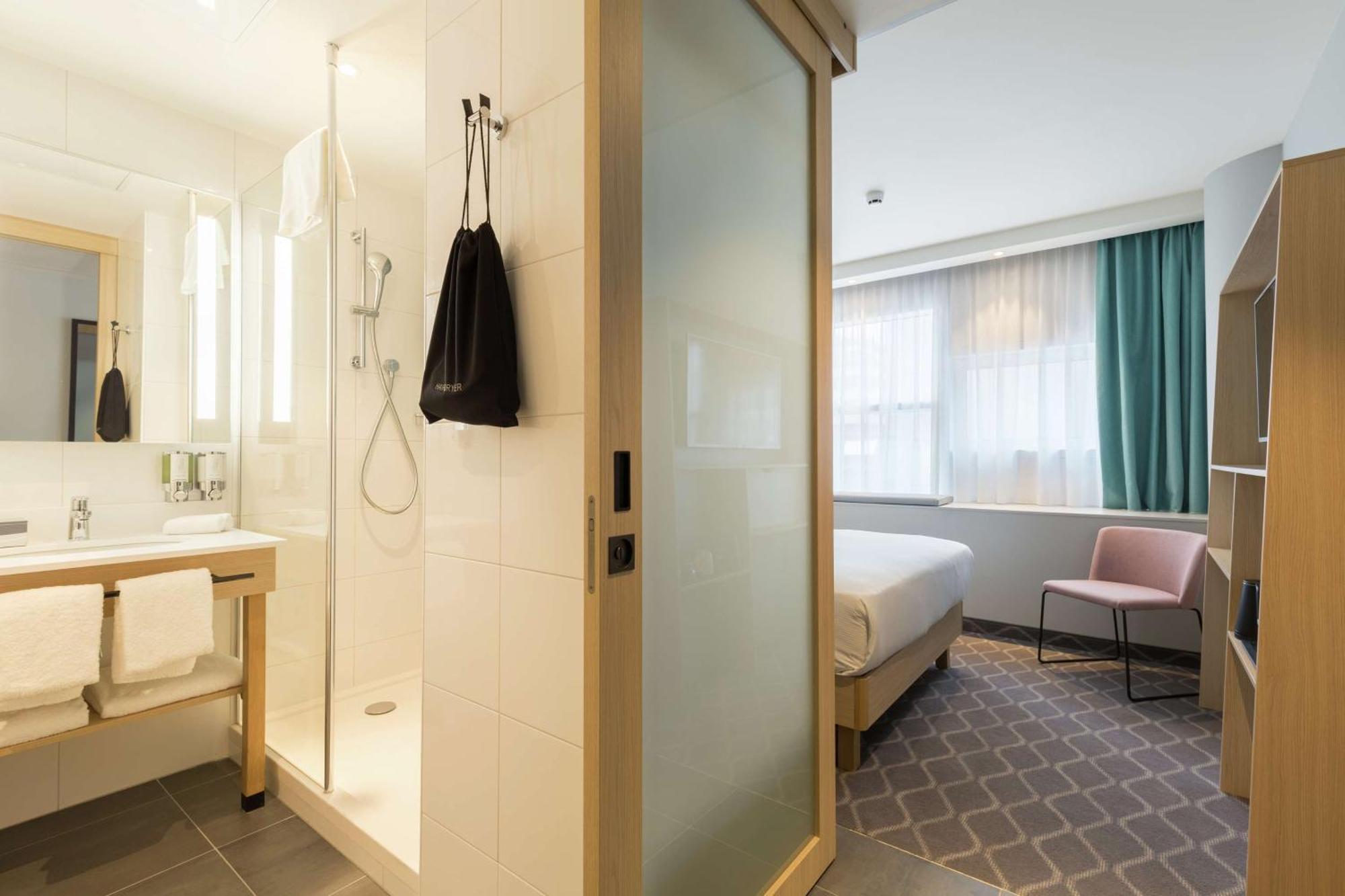 Hampton By Hilton Utrecht Centraal Station Hotel Bagian luar foto