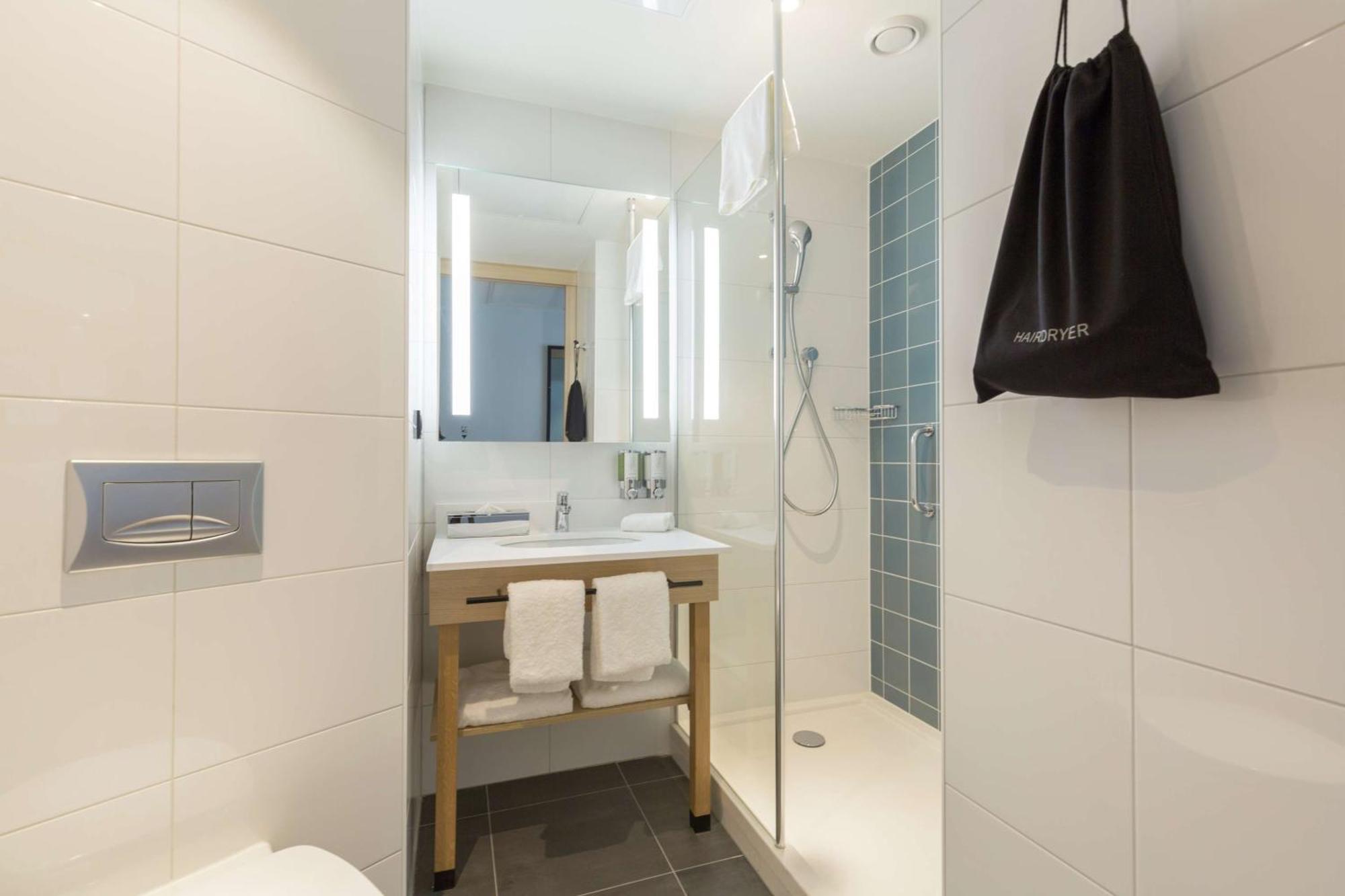 Hampton By Hilton Utrecht Centraal Station Hotel Bagian luar foto