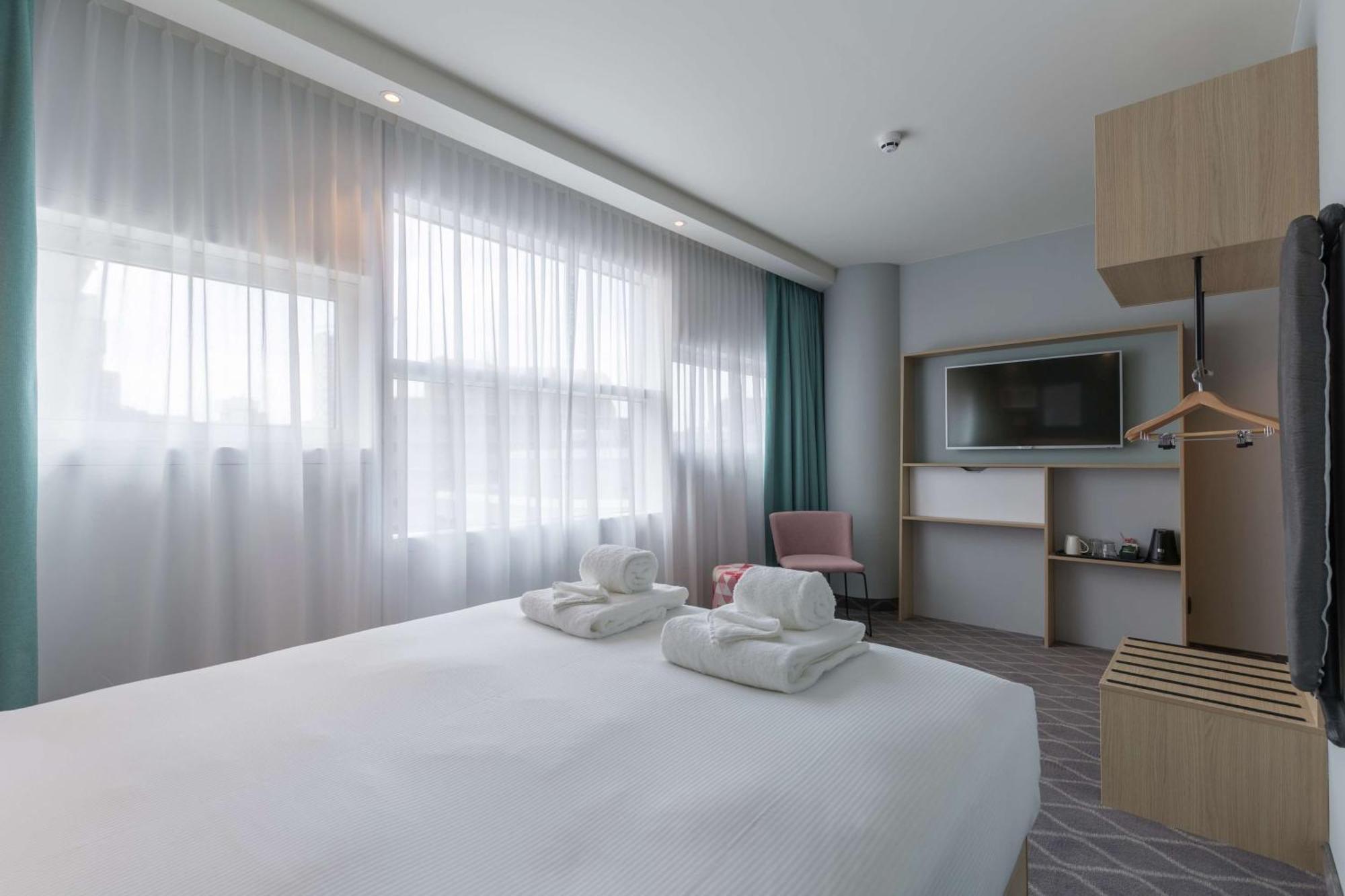 Hampton By Hilton Utrecht Centraal Station Hotel Bagian luar foto