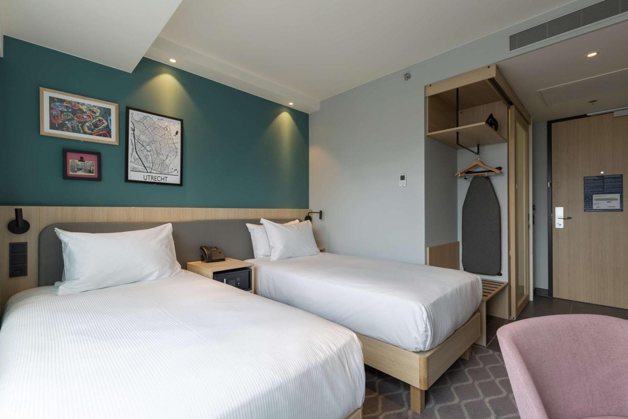 Hampton By Hilton Utrecht Centraal Station Hotel Bagian luar foto