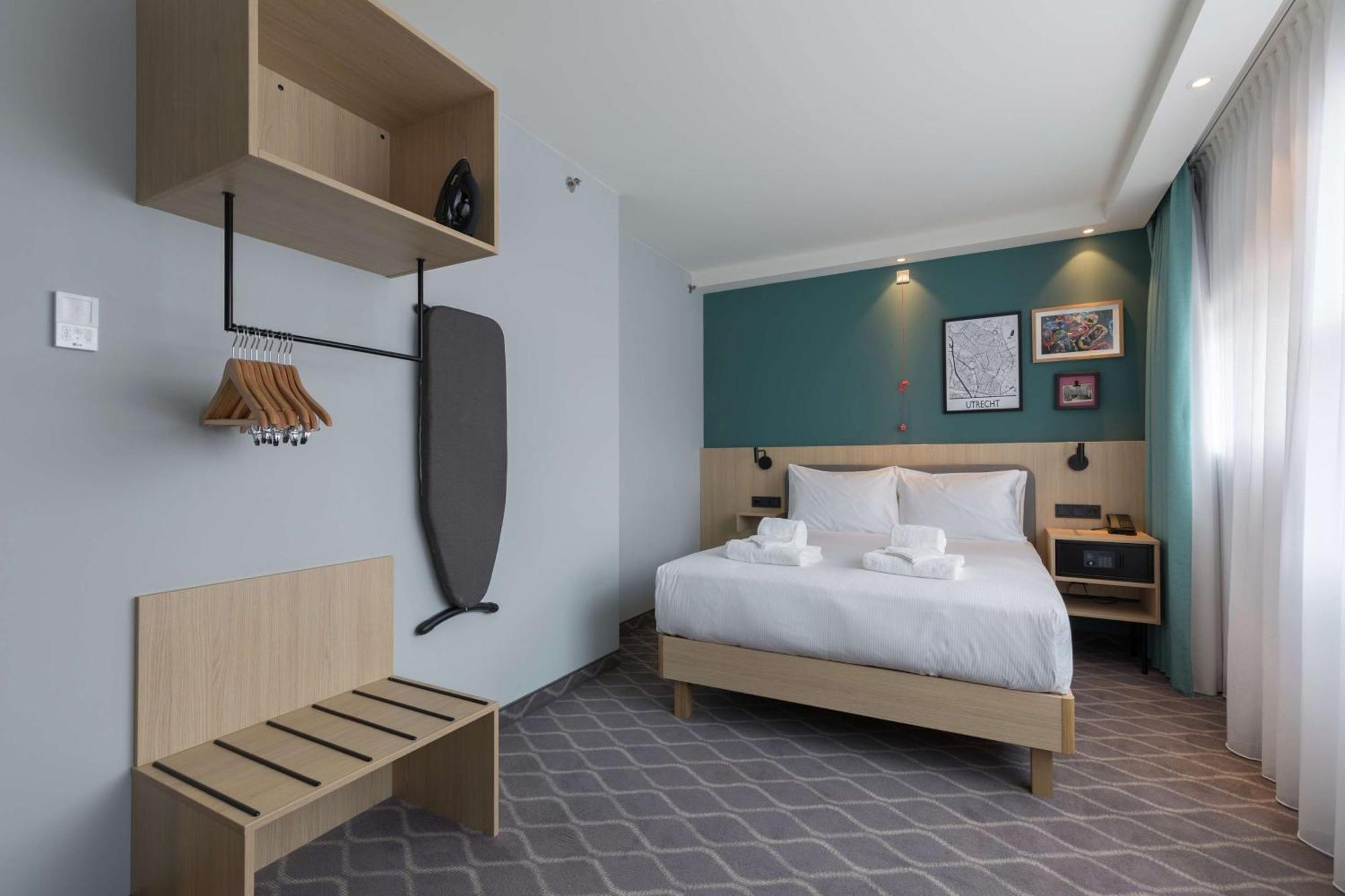 Hampton By Hilton Utrecht Centraal Station Hotel Bagian luar foto