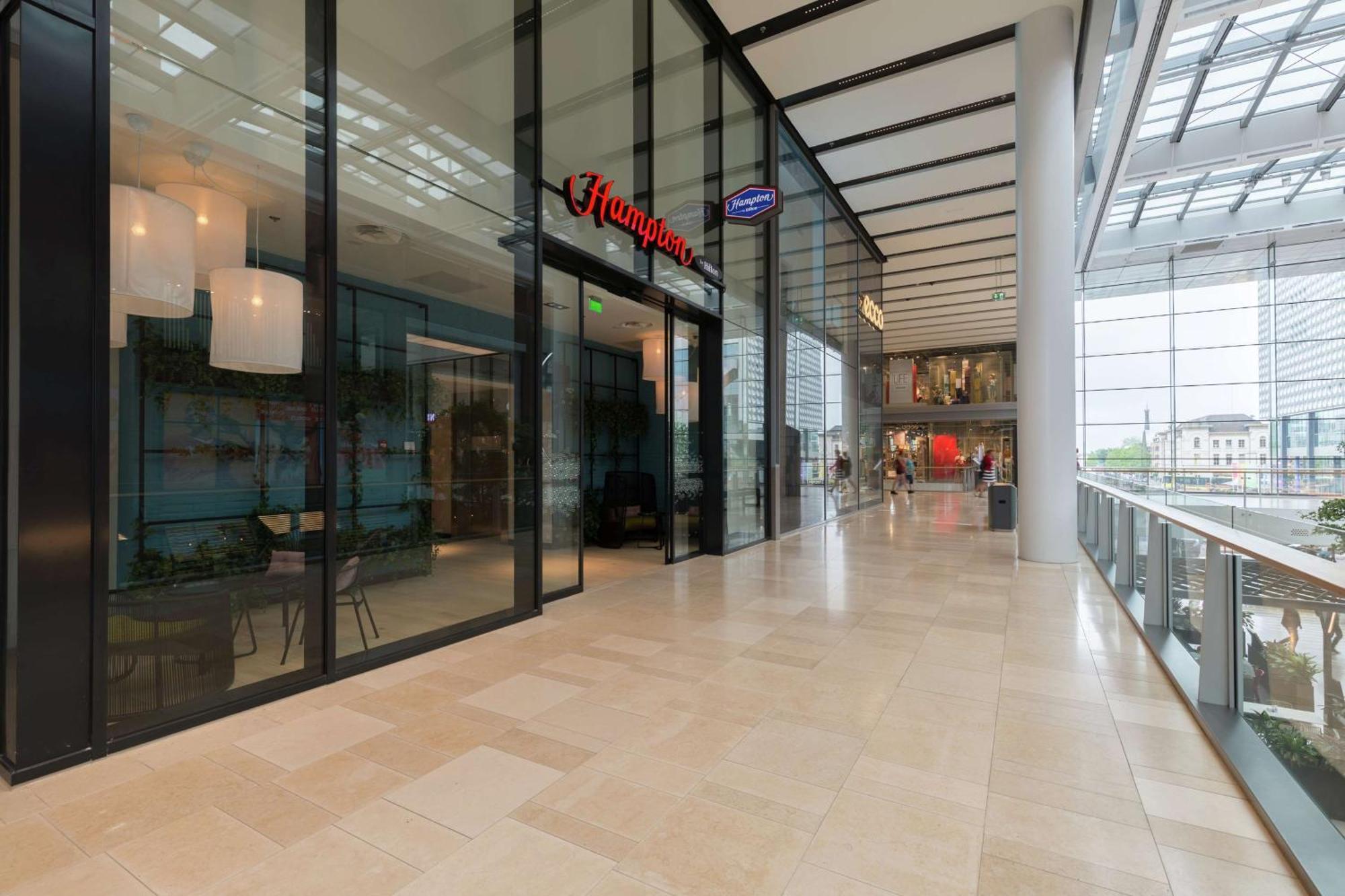 Hampton By Hilton Utrecht Centraal Station Hotel Bagian luar foto